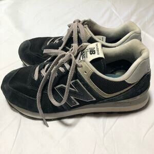 New Balance Black and Gray Classic Sneakers